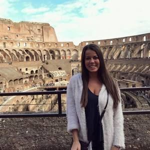 Meet your Posher, Holly